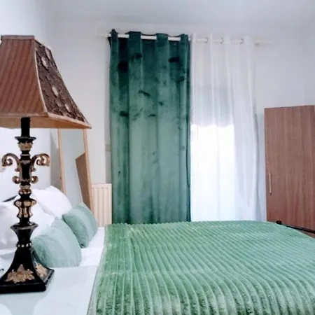 アパート Siame Dráma